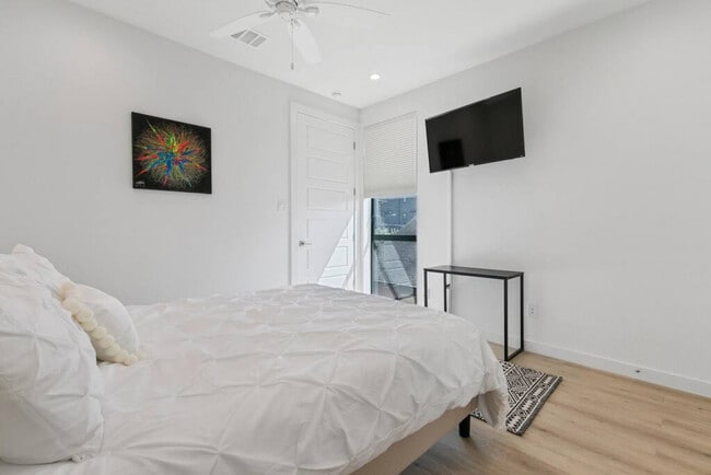 Photo - 4305 Roseland Ave Unit SI ID1583911P