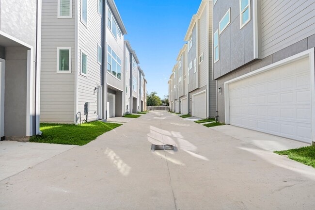 Photo - 4017 Ward St