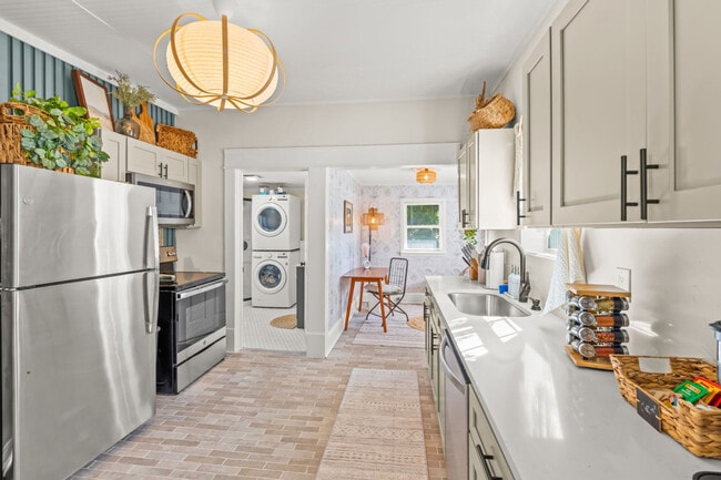 Photo - 808 Carrick St Unit ID1320097P