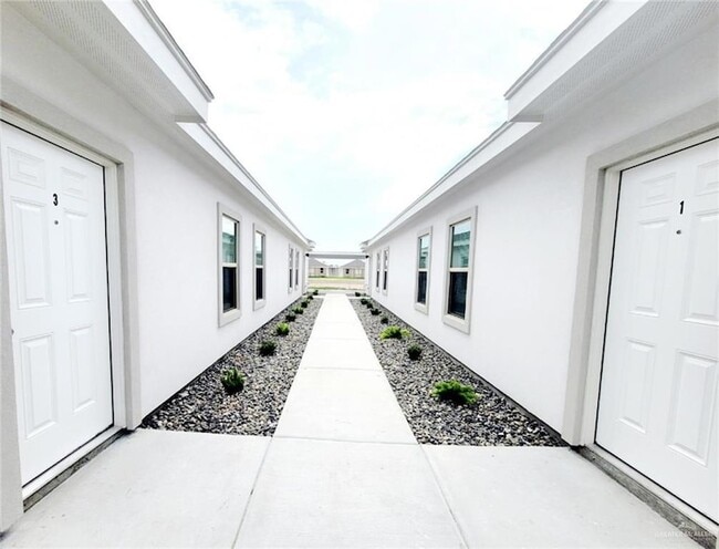 Photo - 5901 Swallow Ave Unit 4