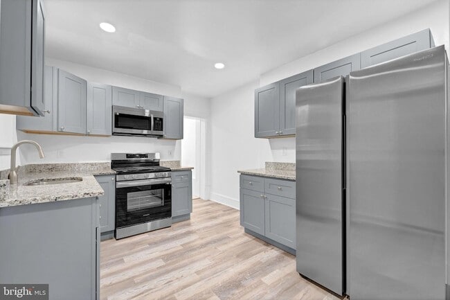 Photo - 28 W Airy St