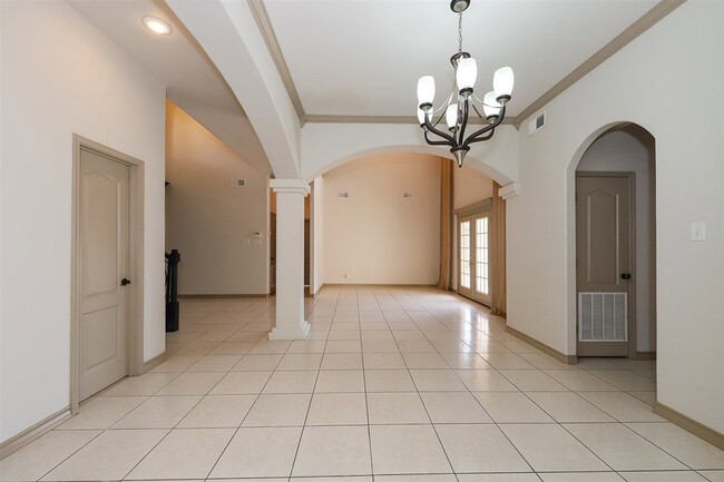 Photo - 305 Lake Clark Ct