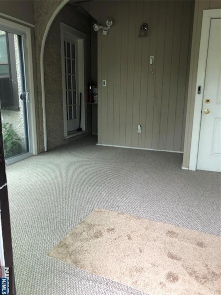 Photo - 115 Degroff Pl