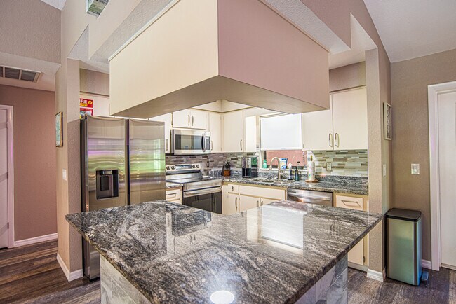 Photo - 5280 S Elm Ave Unit SI ID1049726P