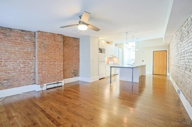 Photo - 1121 Walnut St