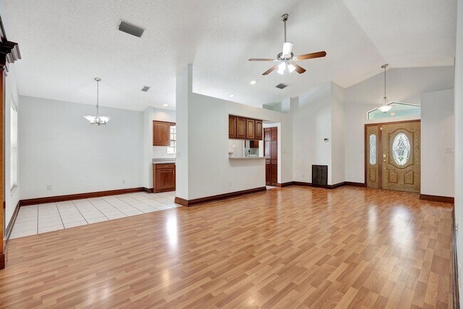 Photo - 6149 Foster St