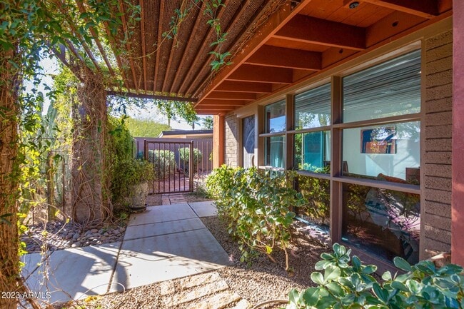 Photo - 5018 N 71st Pl