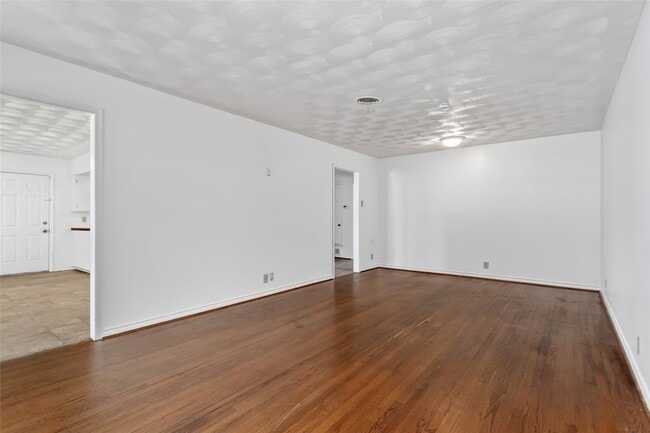 Photo - 11050 Wyatt St