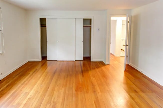 Photo - Suffield West Apartments