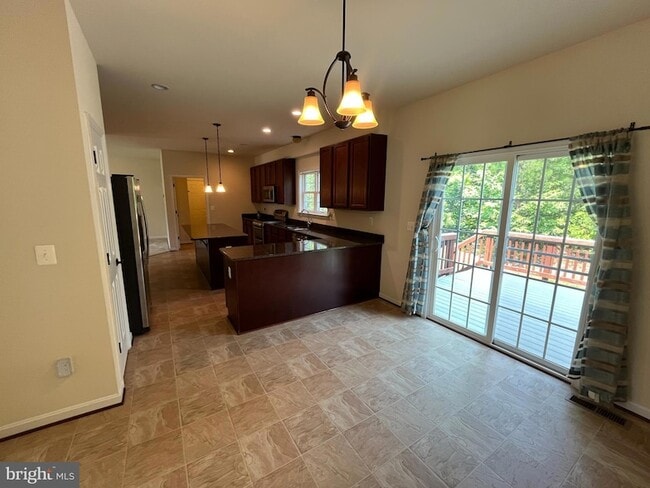 Photo - 47 Summerfield Ln