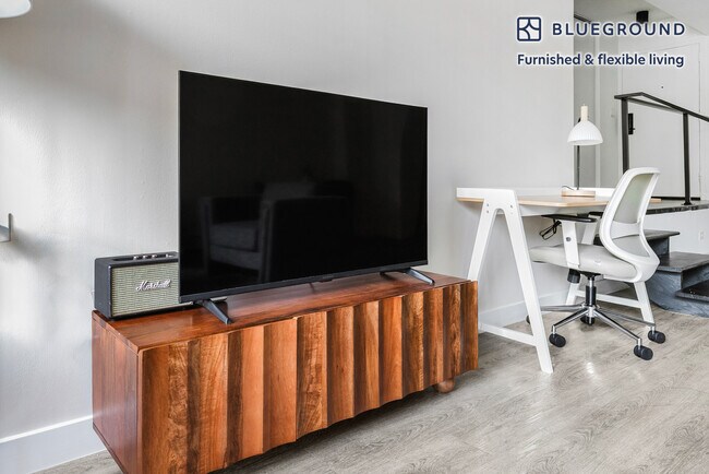 Photo - 21 E Chestnut St Unit FL15-ID1376