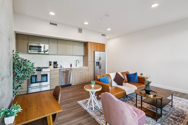 Photo - 222 E Jefferson St Unit ID1369271P