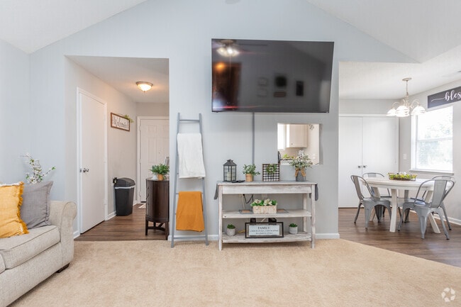 Living Area - Mallard Cove Apartments