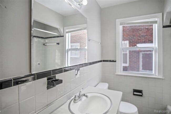 Photo - 14000 Nadine St