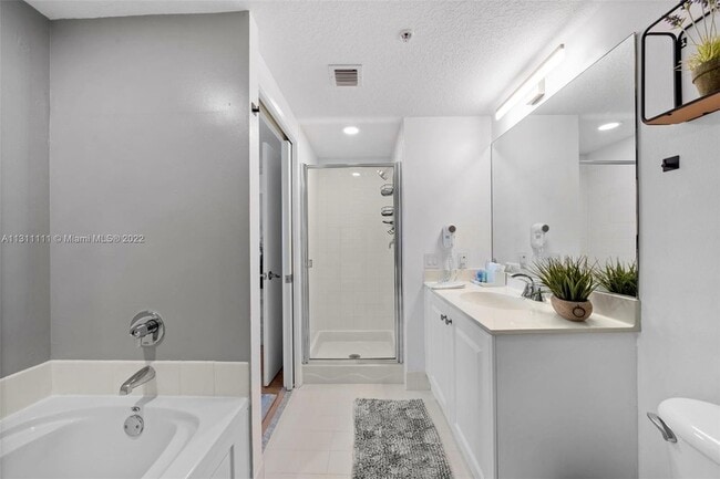 Photo - 18100 N Bay Rd Unit 308