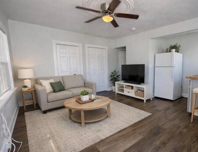 Photo - 3927 6th St S