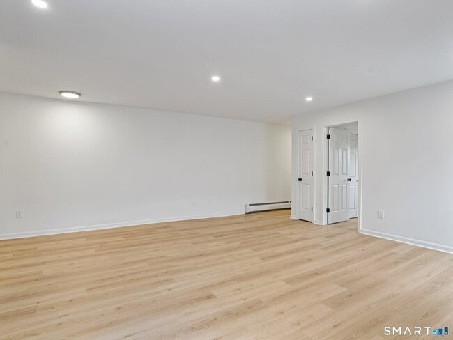 Photo - 678 Atlantic St Unit 3