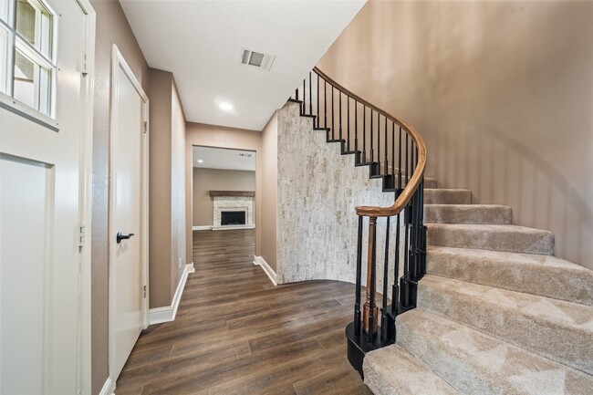 Photo - 3019 Ramblewood Rd
