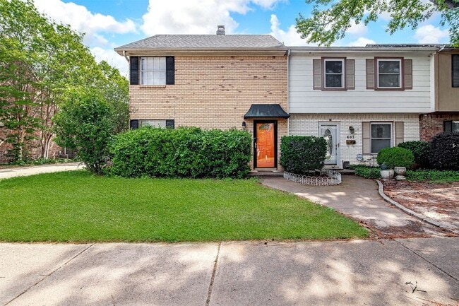 Building Photo - 601 St Charles Dr