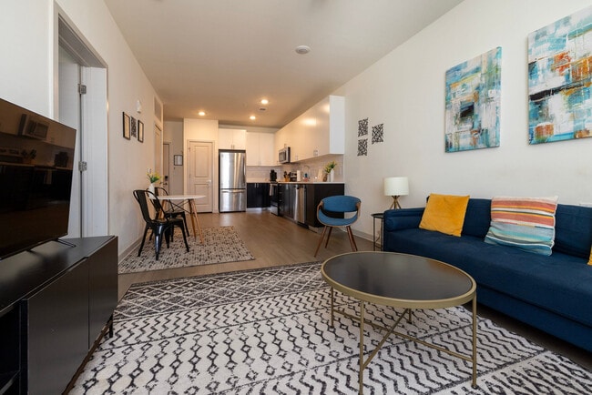 Photo - 633 E Main St Unit ID1014630P