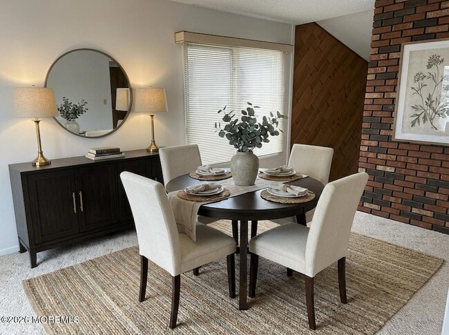 Photo - 13 Chippewa Rd