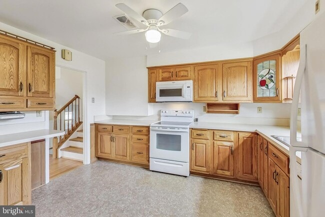 Photo - 1208 Pinewood Dr