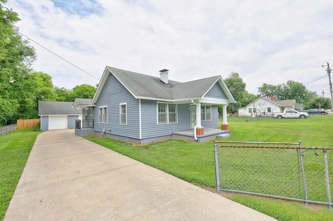 Building Photo - 110 Woodcraft Dr