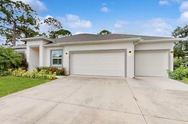 Building Photo - 708 Newhall Terrace