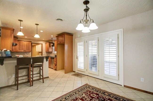 Photo - 805 Willow Ln