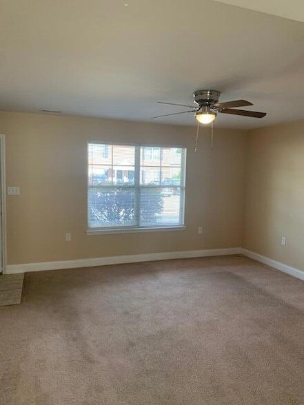 Photo - 1615 Manchester Trail NE