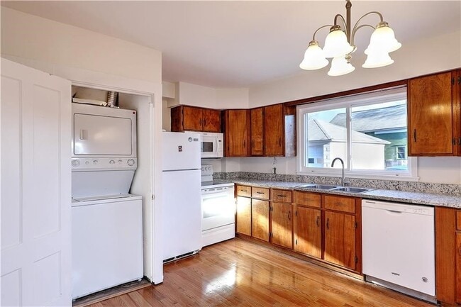 Photo - 292 Pleasant St