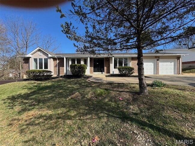 Building Photo - 924 Fernview Dr