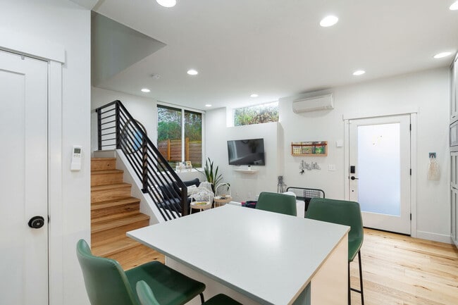 Building Photo - 71D W Dravus St Unit ID1095004P