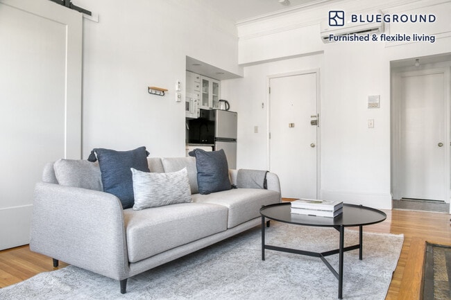 Photo - 230 Newbury St Unit SI FL2-ID600