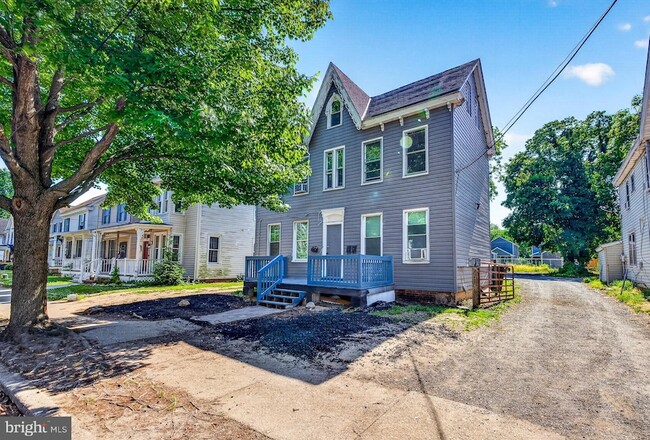 Building Photo - 40 S Governors Ave