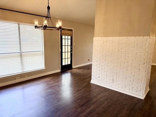 Photo - 1920 White Oak Cir