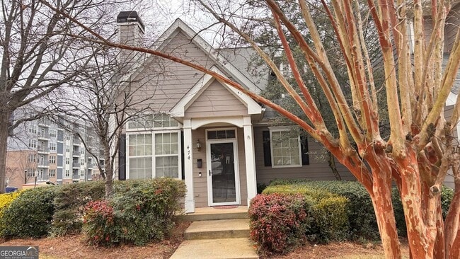 Building Photo - 474 Fraser St SE