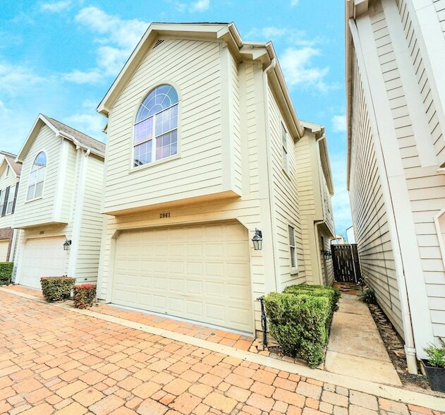 Photo - 2941 Clinton Dr