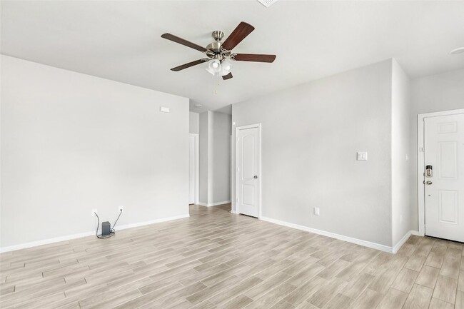 Photo - 24830 Russet Bluff Trl