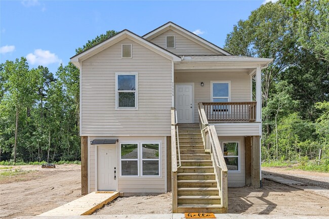 Building Photo - 28096 7 Sisters Rd Unit A
