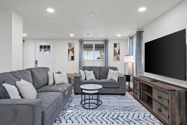 Building Photo - 4009 W Grant St Unit ID1244351P