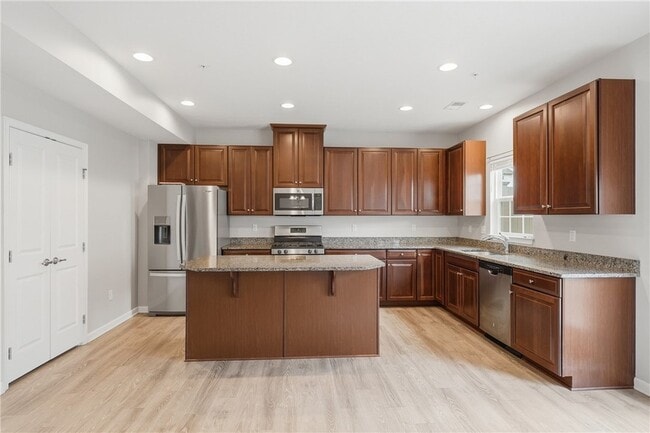 Photo - 202 Pointe View Dr