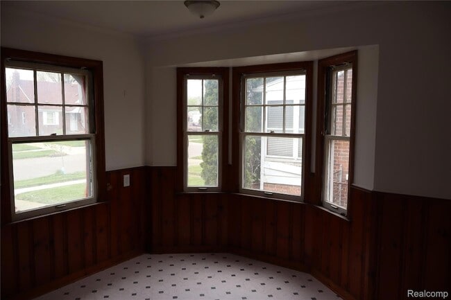 Photo - 10934 Marne St