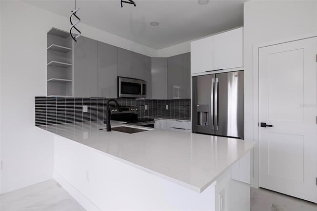 Photo - 2025 Barroso St