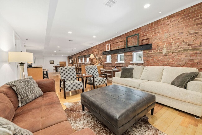 Building Photo - 339 N West Ave Unit ID1289057P