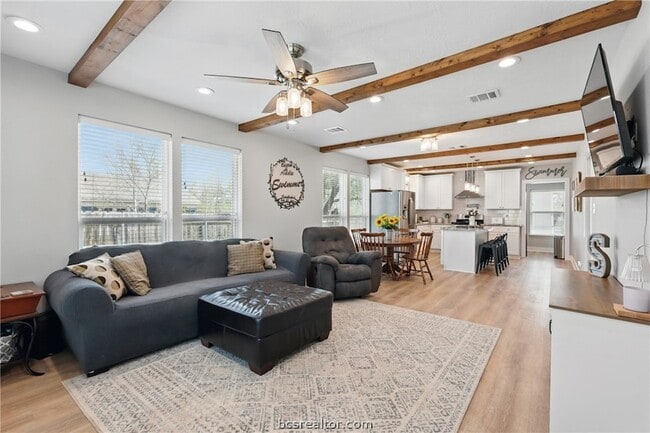 Photo - 105 N Haswell Dr