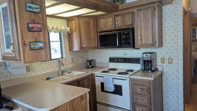 Photo - 8700 E University Dr