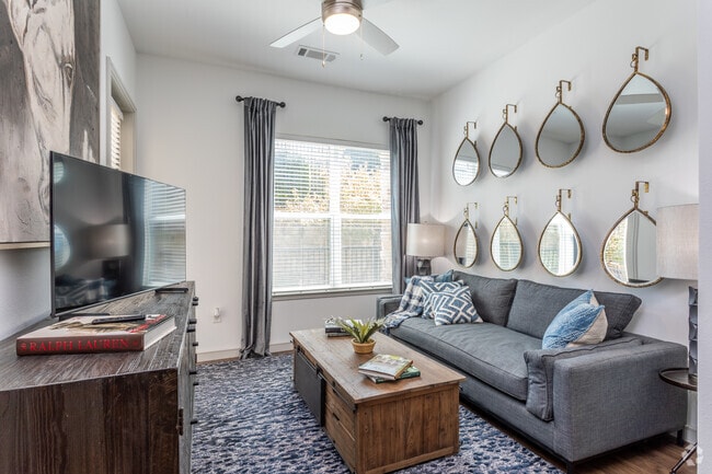 1BR, 1BA - 712SF A1 - Living Area - Woodlands at the Preserve