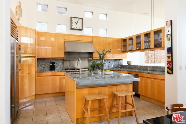 Photo - 2217 Grand Canal