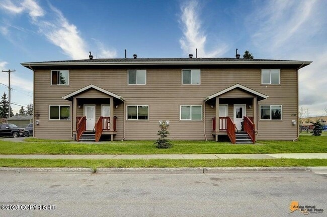 Building Photo - 1337 E 14th Ave Unit B
